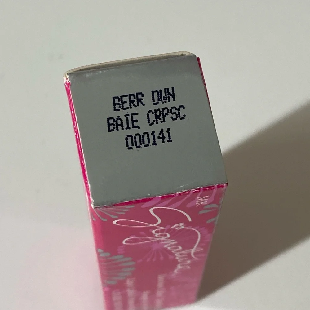 Mary Kay signature luscious color lipstick berry dawn - Picture 4 of 6